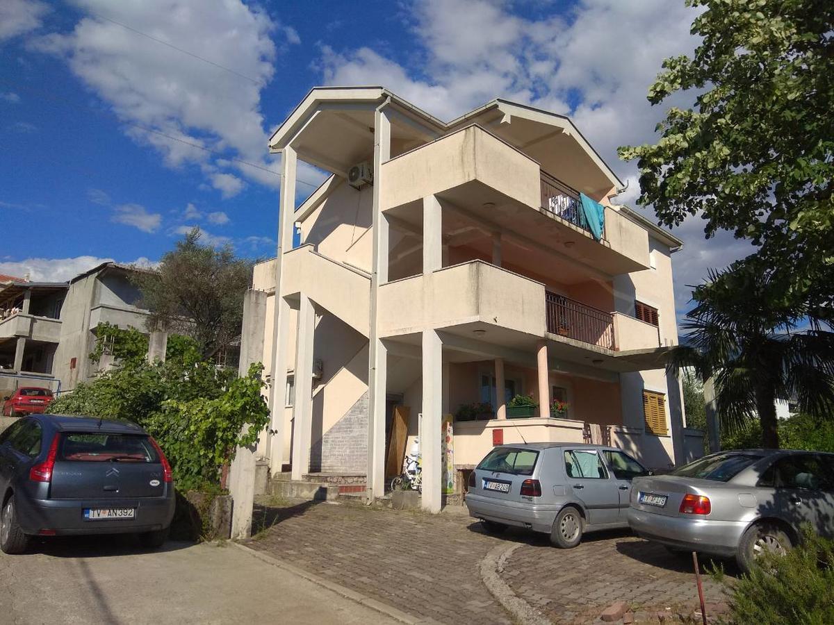 Vladivostok Apartments Tivat Exterior foto